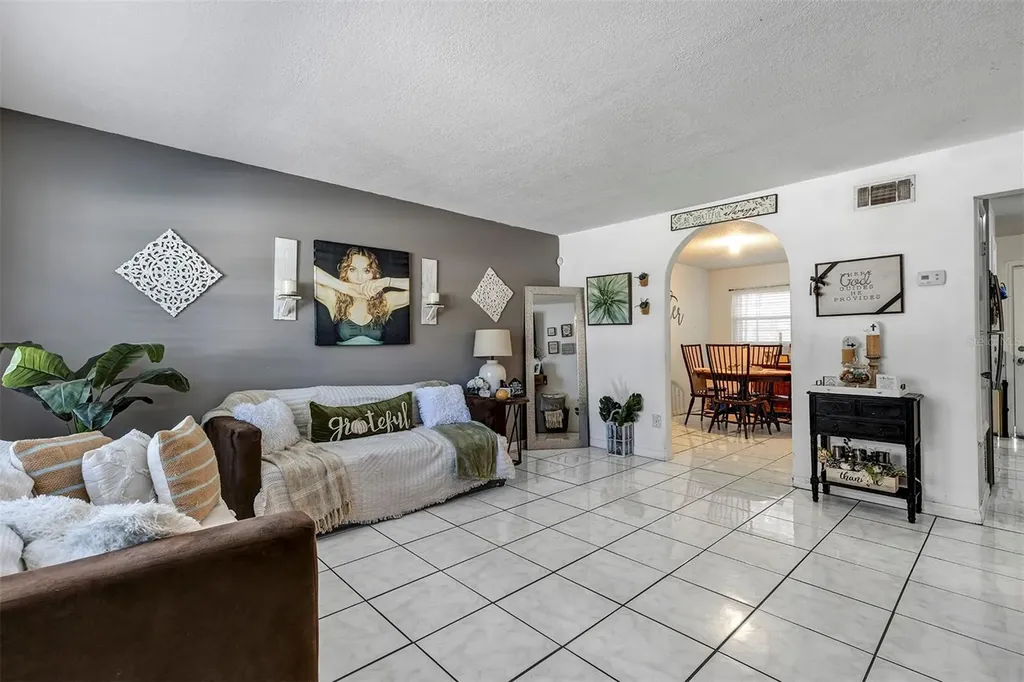 1914 Damon Avenue Kissimmee FL 34744