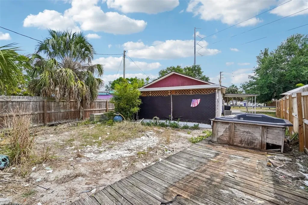 7227 32nd Avenue N St Petersburg FL 33710
