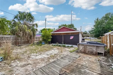 7227 32nd Avenue N St Petersburg FL 33710