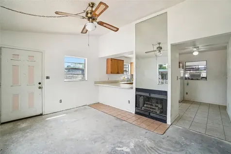 7227 32nd Avenue N St Petersburg FL 33710