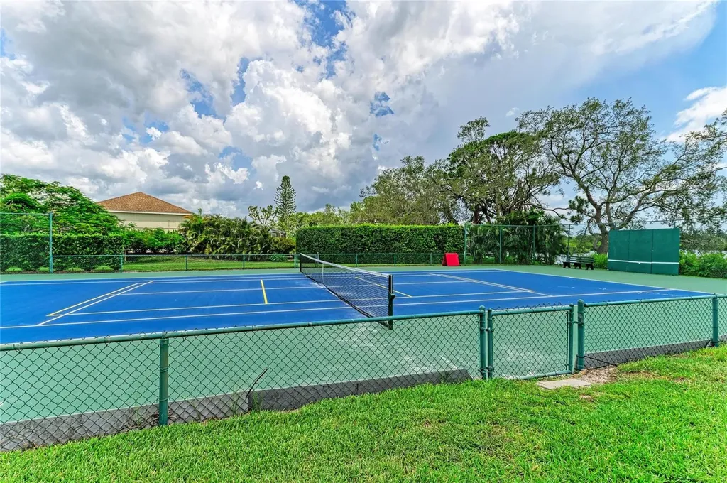 1007 50th Street E Bradenton FL 34208