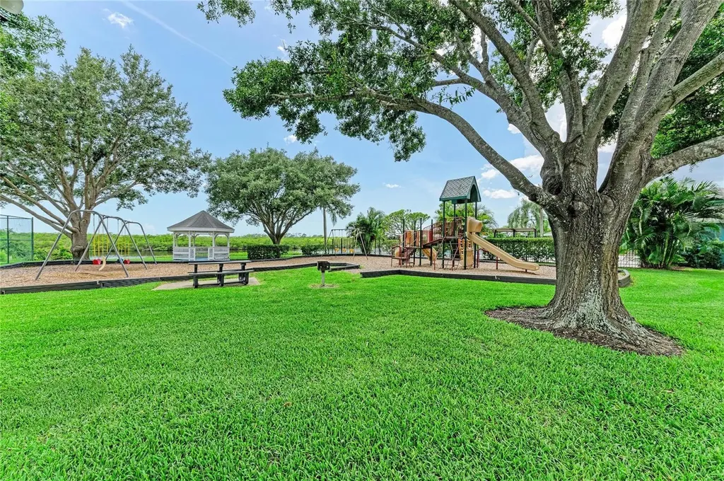 1007 50th Street E Bradenton FL 34208