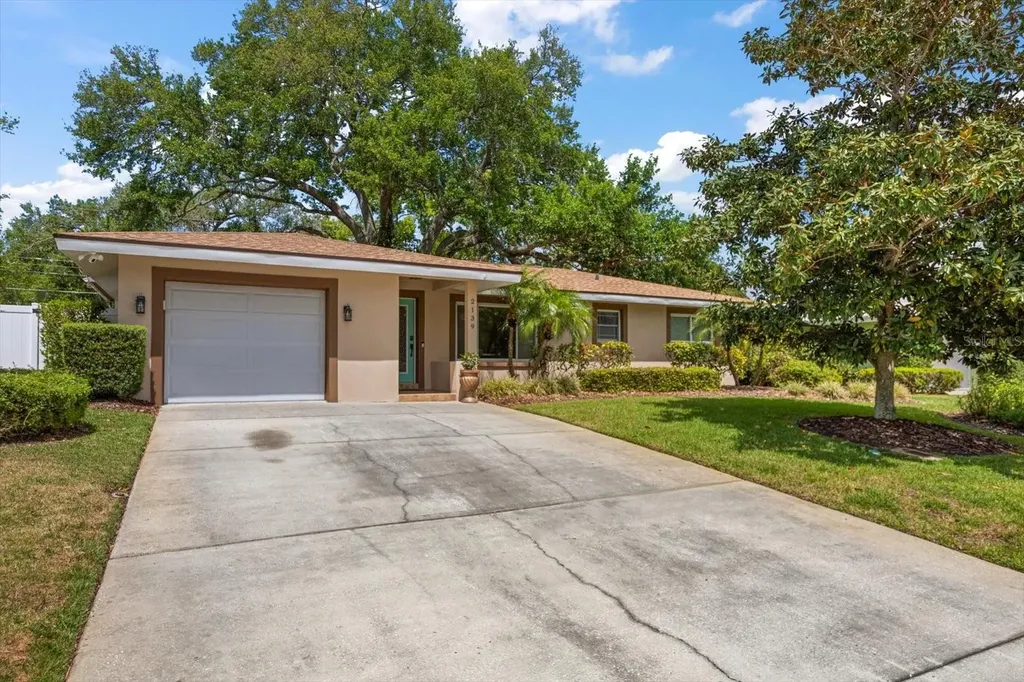 2139 Lanai Avenue Belleair Bluffs FL 33770