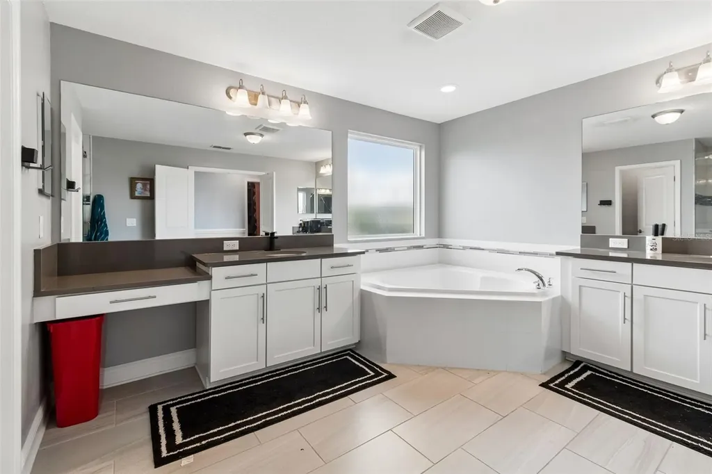 10316 Clover Pine Drive Tampa FL 33647