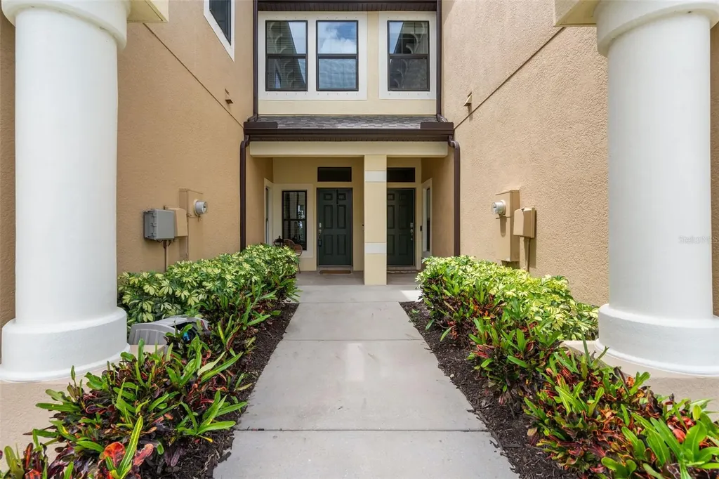 11504 Crowned Sparrow Lane Tampa FL 33626