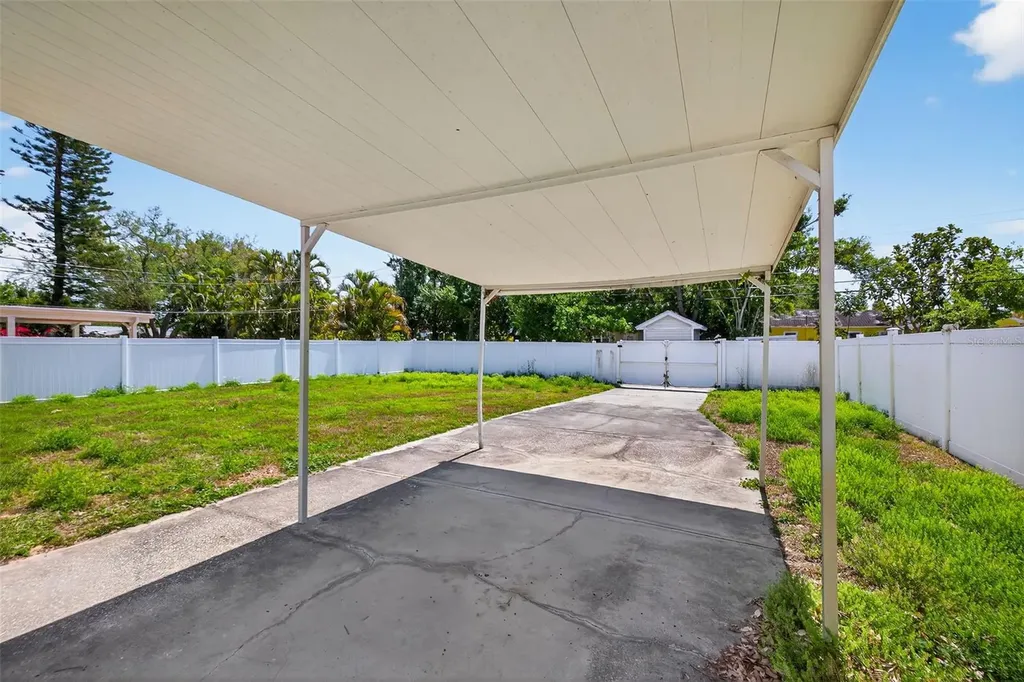 734 40th Avenue NE St Petersburg FL 33703