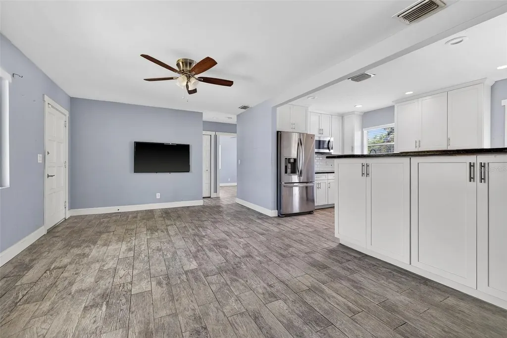 734 40th Avenue NE St Petersburg FL 33703