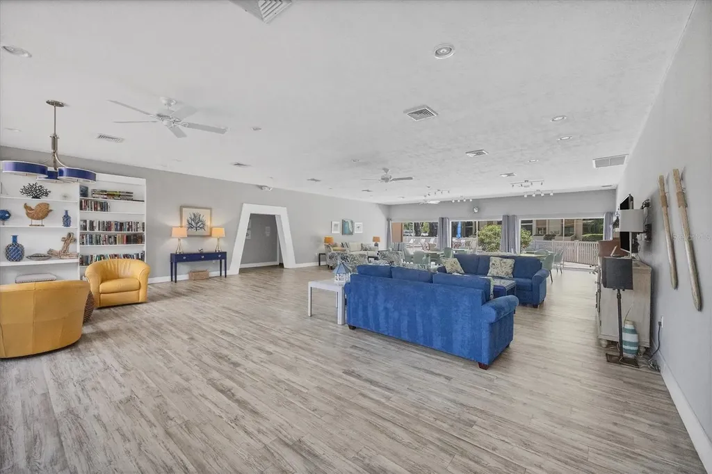 2756 Clubhouse Drive Sarasota FL 34232