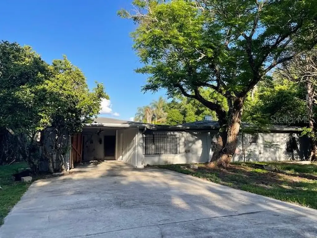 7439 Mott Avenue Orlando FL 32810
