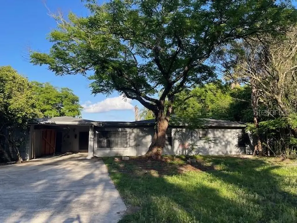 7439 Mott Avenue Orlando FL 32810