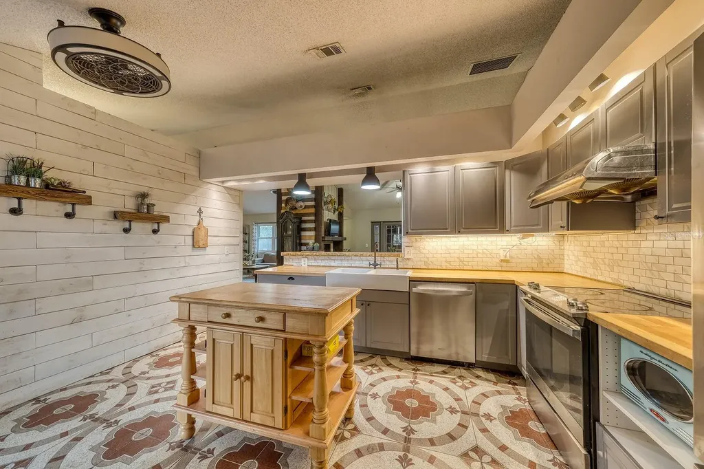 1665 Grange Circle Longwood FL 32750