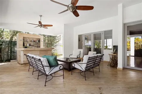 69 Roble Guaynabo PR 00966