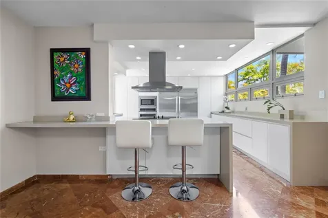 69 Roble Guaynabo PR 00966
