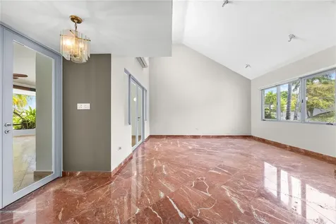 69 Roble Guaynabo PR 00966