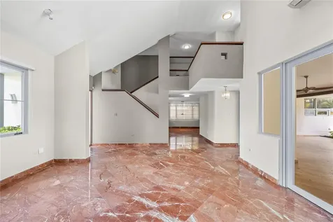 69 Roble Guaynabo PR 00966