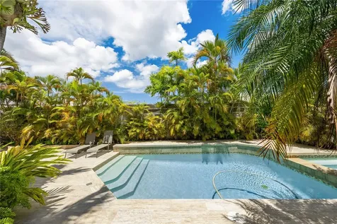 69 Roble Guaynabo PR 00966