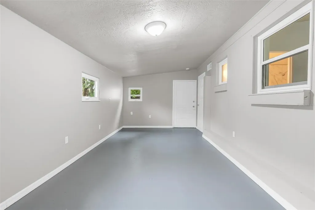 1712 Tallahassee Drive Daytona Beach FL 32117
