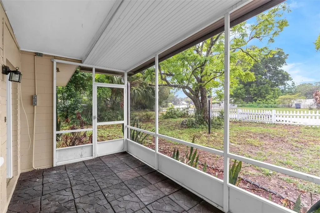 1712 Tallahassee Drive Daytona Beach FL 32117