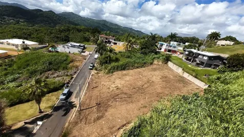 Urb Valle Imperio Lote 5 Bayamon PR 00957
