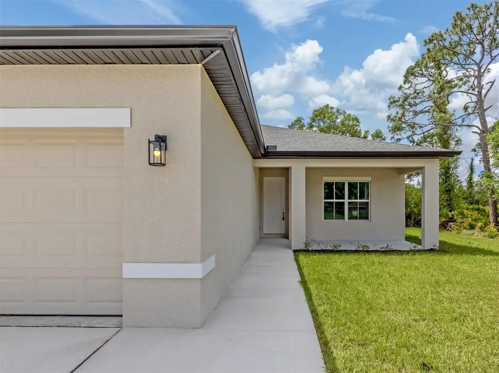 1047 Comfort Lane North Port FL 34288
