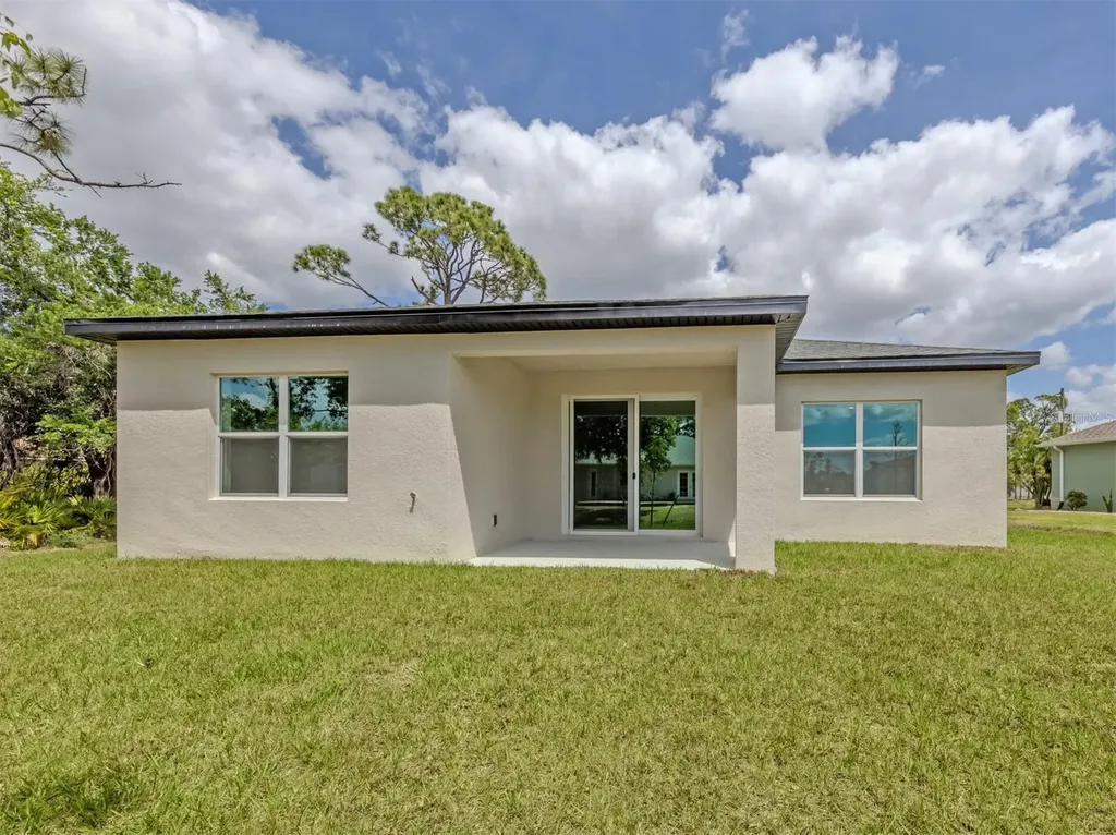 1047 Comfort Lane North Port FL 34288