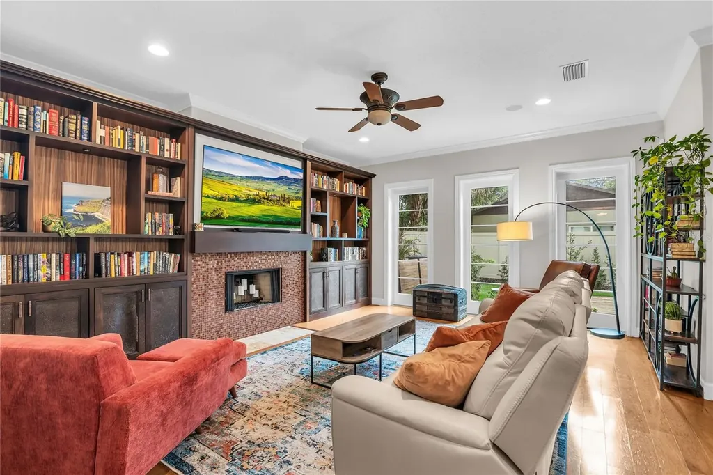 18 Celia Lane Orlando FL 32803
