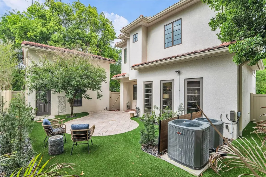 18 Celia Lane Orlando FL 32803