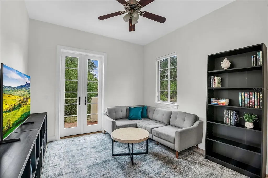 18 Celia Lane Orlando FL 32803