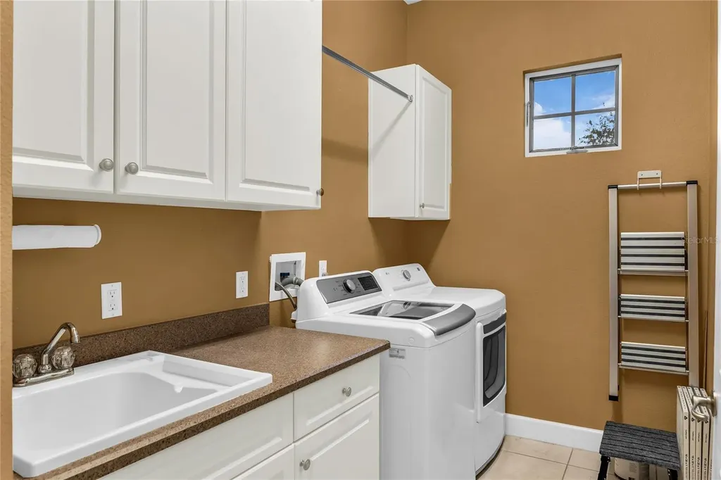 18 Celia Lane Orlando FL 32803