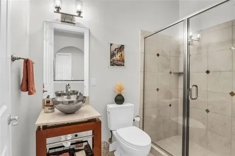 18 Celia Lane Orlando FL 32803