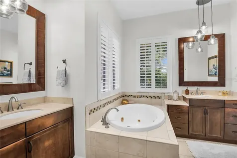 18 Celia Lane Orlando FL 32803