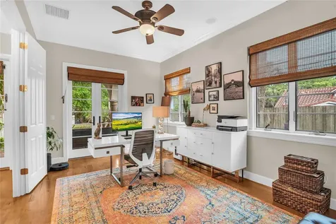 18 Celia Lane Orlando FL 32803