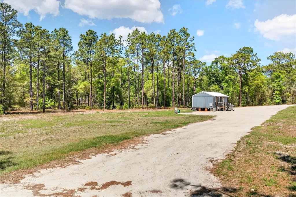 7576 N Heller Avenue Dunnellon FL 34433