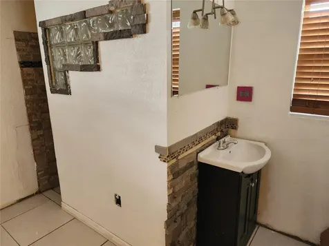 3050 8th Street Sarasota FL 34237