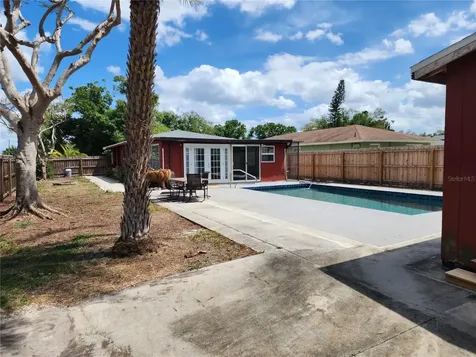 3050 8th Street Sarasota FL 34237