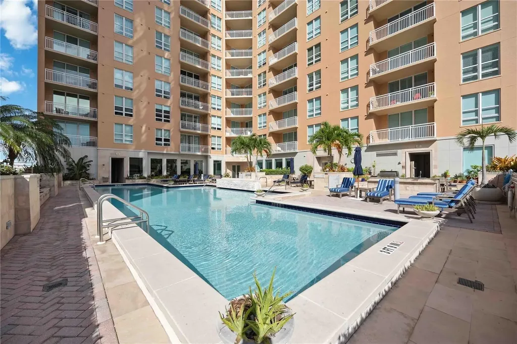 1350 Main Street Sarasota FL 34236