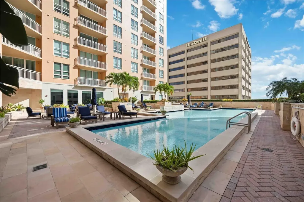 1350 Main Street Sarasota FL 34236