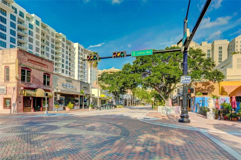 1350 Main Street Sarasota FL 34236