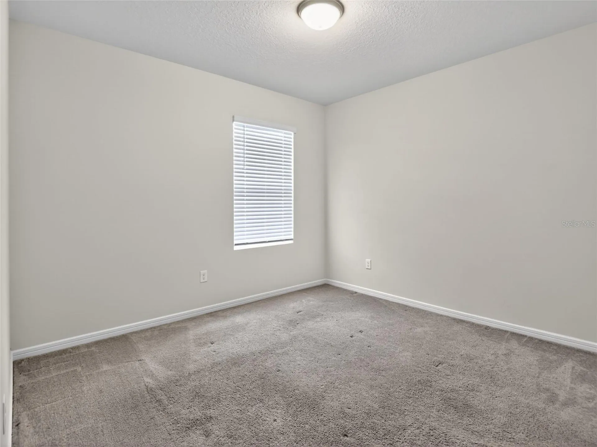 1612 Aspen Avenue Davenport FL 33837