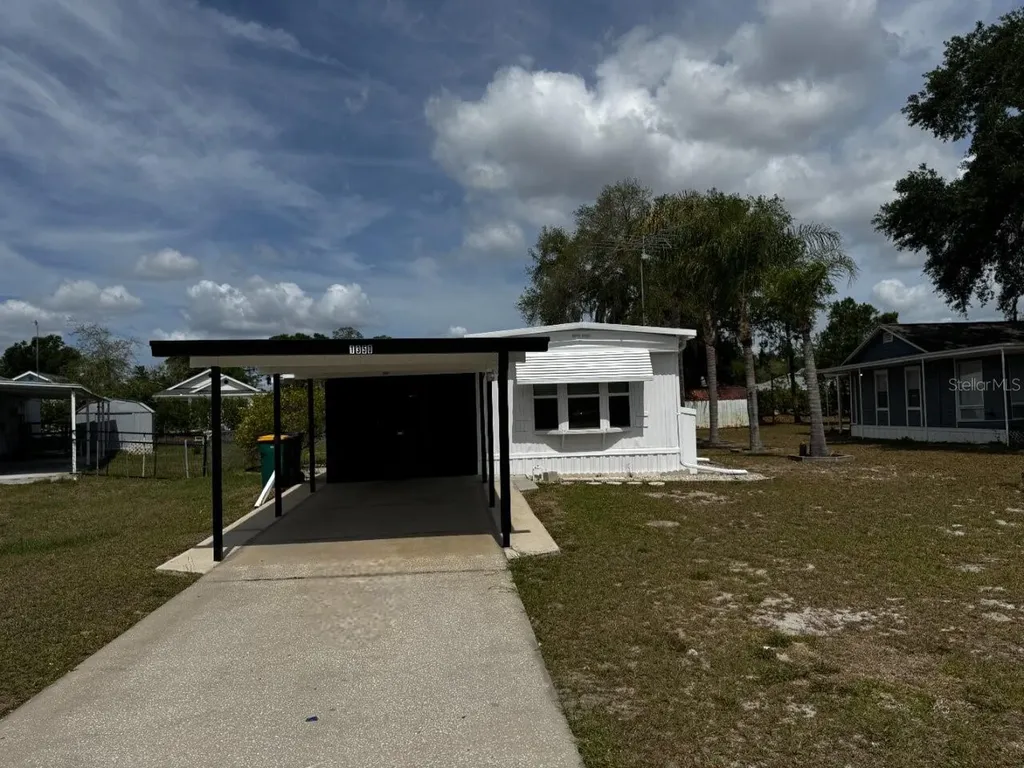 1350 County Drive Tavares FL 32778