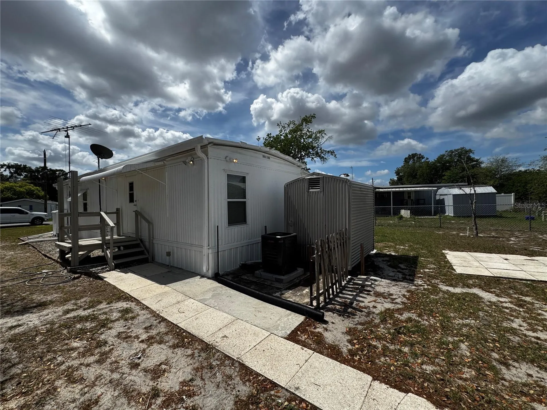 1350 County Drive Tavares FL 32778