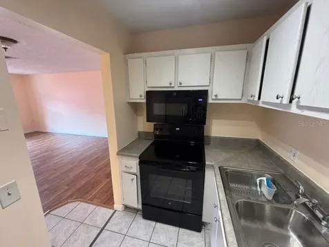 660 62nd Avenue N St Petersburg FL 33702