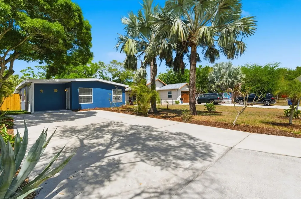 7211 32nd Avenue N St Petersburg FL 33710