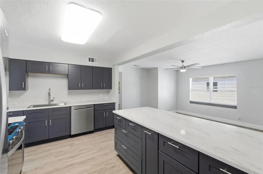 7211 32nd Avenue N St Petersburg FL 33710