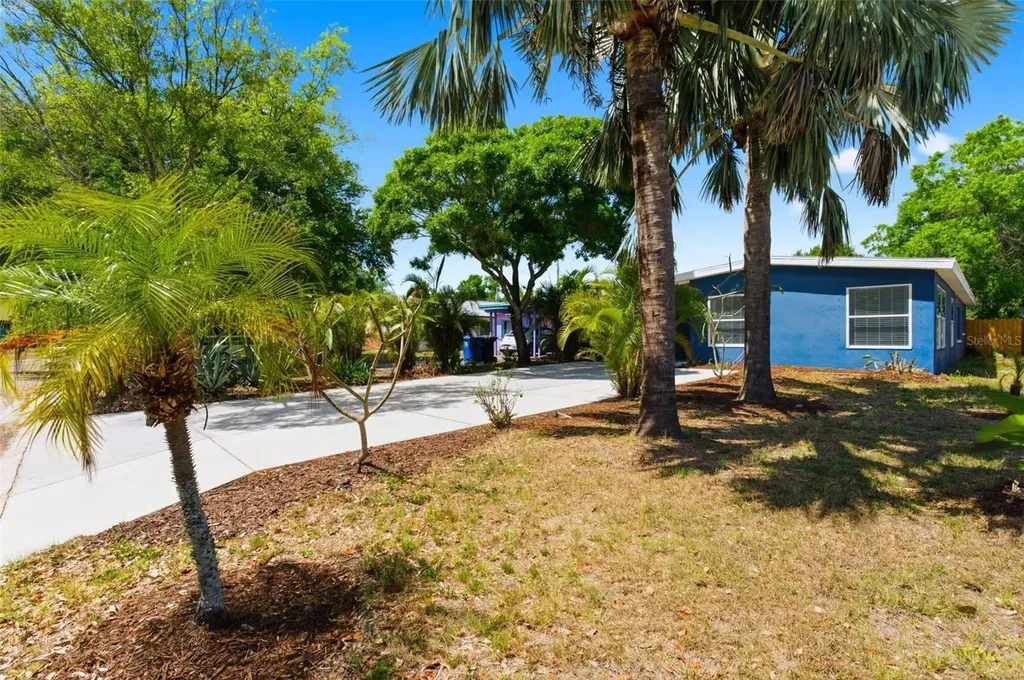 7211 32nd Avenue N St Petersburg FL 33710