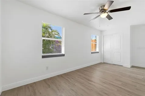 7211 32nd Avenue N St Petersburg FL 33710