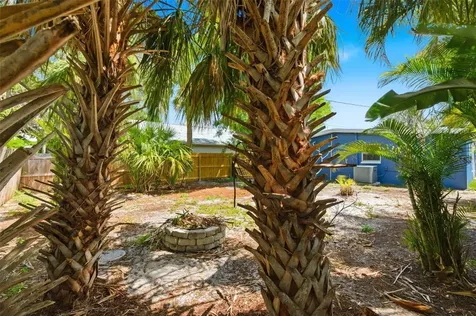 7211 32nd Avenue N St Petersburg FL 33710
