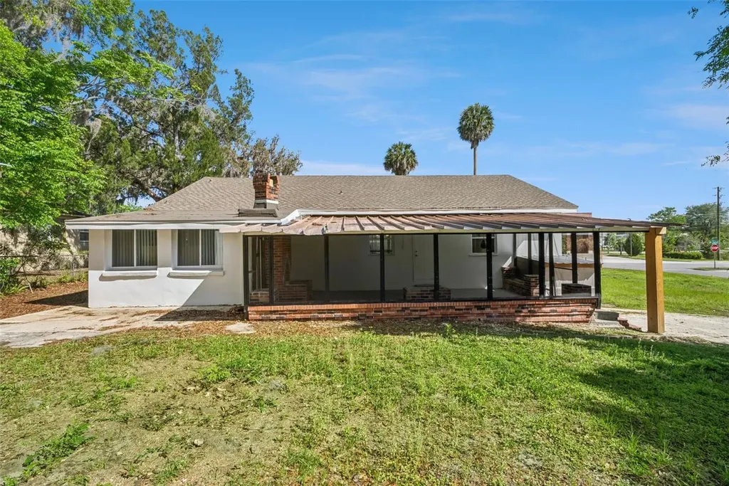 334 W Howry Avenue Deland FL 32720