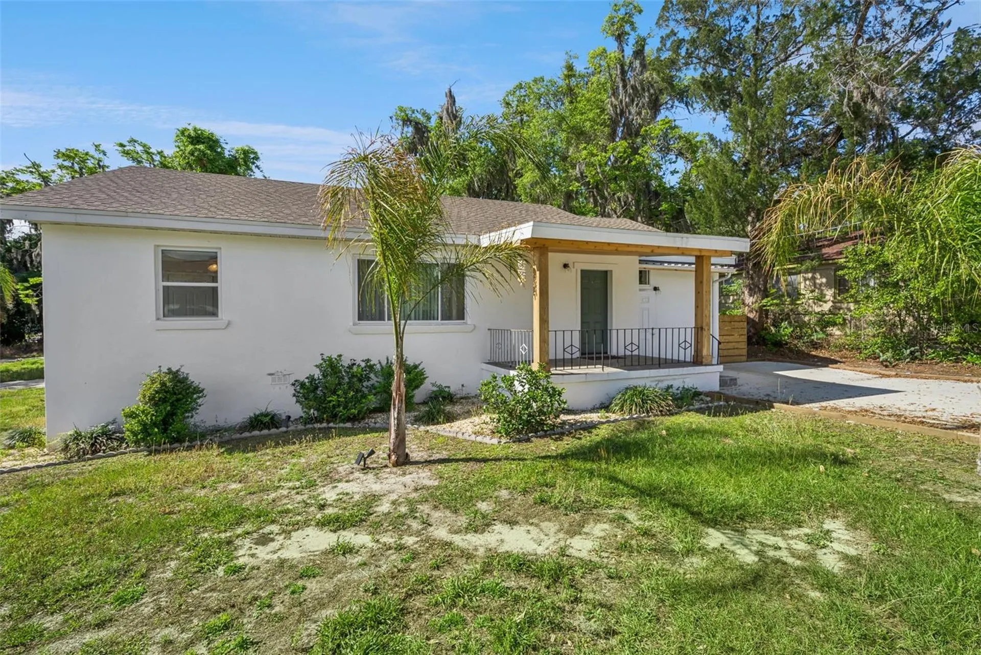 334 W Howry Avenue Deland FL 32720