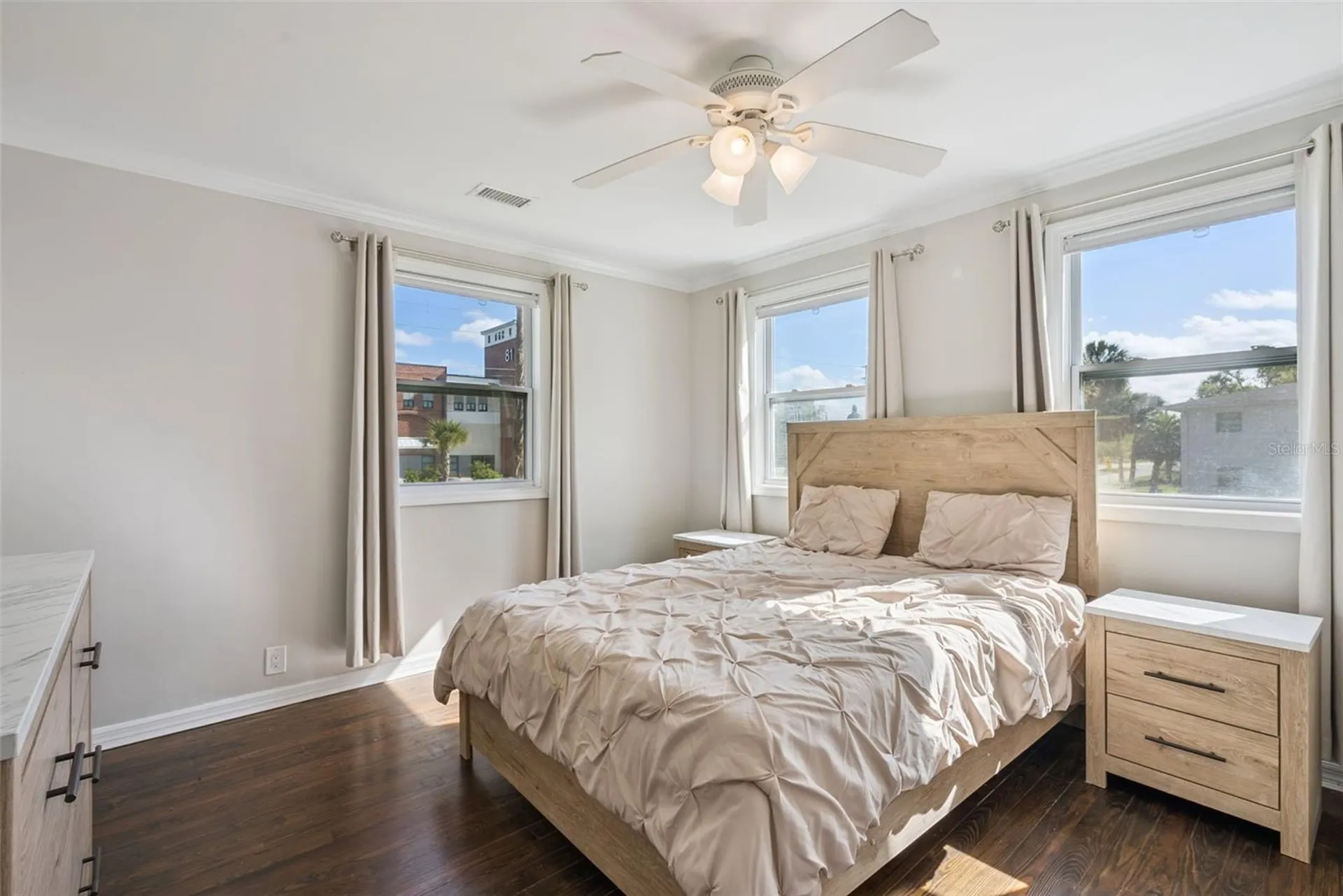 334 W Howry Avenue Deland FL 32720